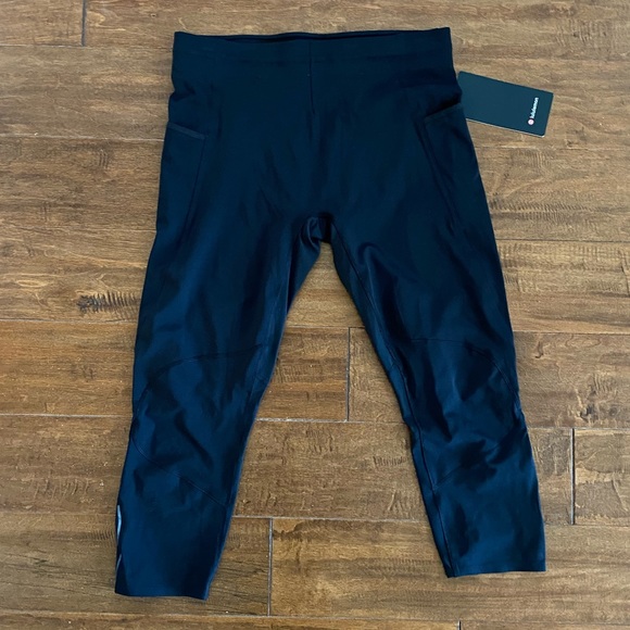 lululemon athletica Other - Lululemon Black Surge Tights 22” Sz L